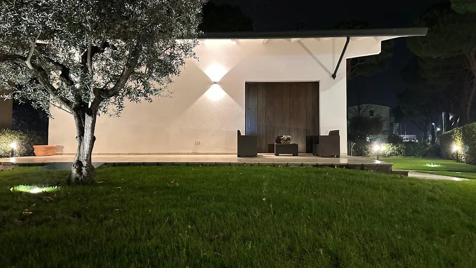 La Casa Bianca Rooms&Lounge Cesenatico Italy